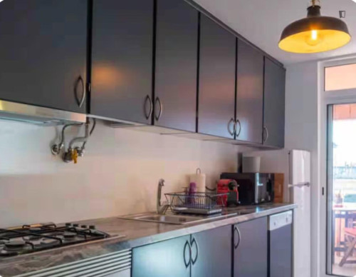 Comfy 1 Bedroom Apartment with a balcony close to Santa Apolónia Metro - Gallery - 6