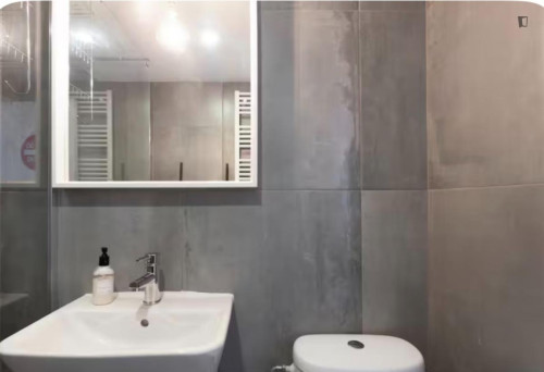Comfy 1 Bedroom Apartment with a balcony close to Santa Apolónia Metro - Gallery - 9