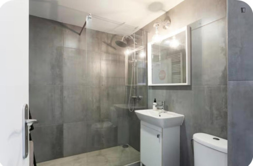 Comfy 1 Bedroom Apartment with a balcony close to Santa Apolónia Metro - Gallery - 10