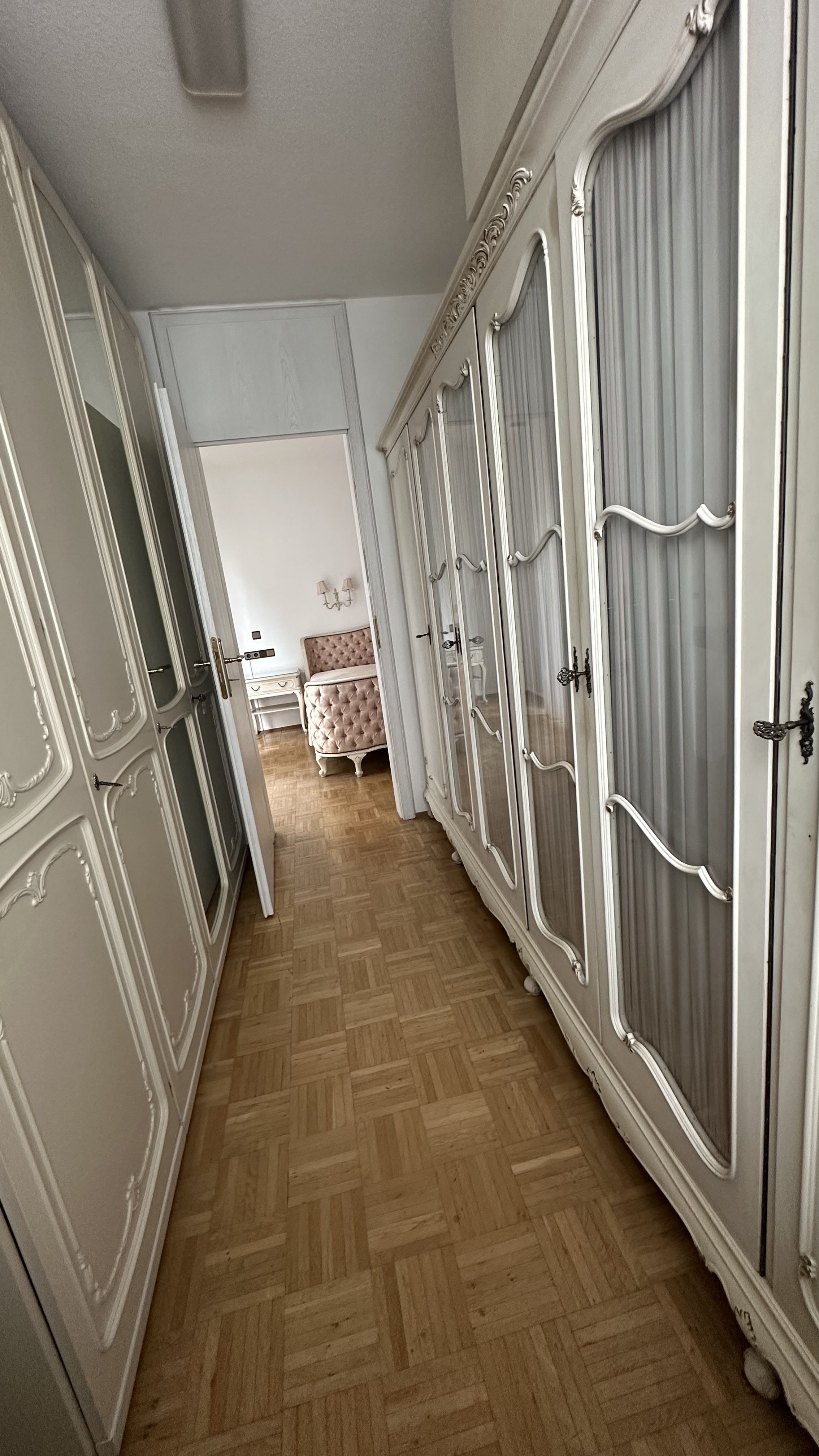 Perfect, Magnificent Suite In Oberursel - 11
