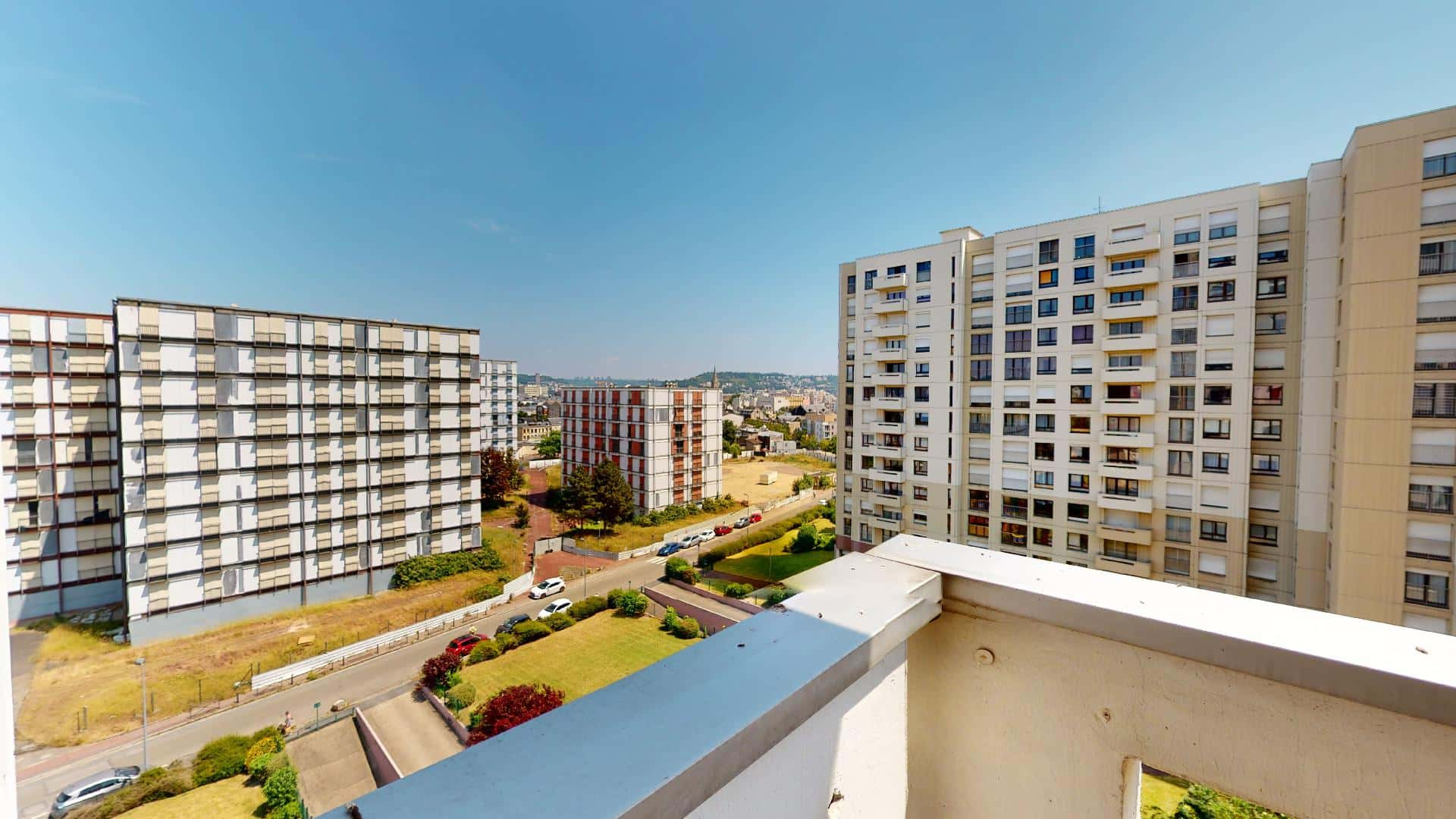 Room in Rue Parmentier, Rouen for 81 m² with 4 bedrooms