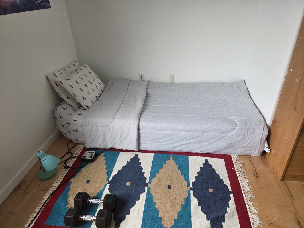 Guest Bedroom(Full Room) - 1