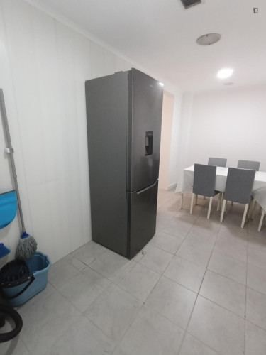 Dreamy Double Bedroom close to NOVA University - Gallery - 8