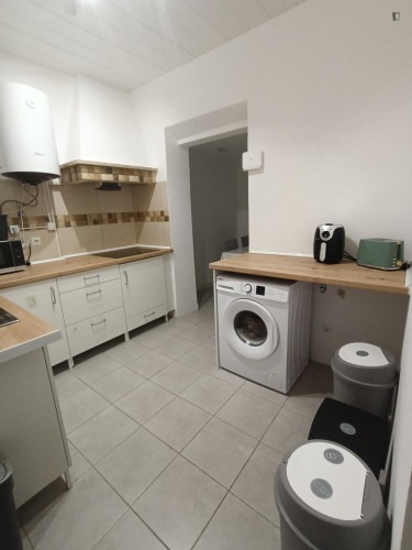 Exciting Single Bedroom close to Campolide Train Station - Gallery - 10