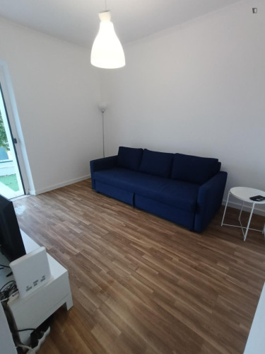 Alluring Single Bedroom close to Campolide Train Station - Gallery - 13