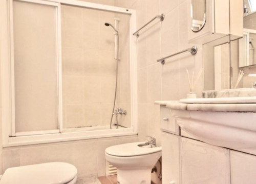 Exciting 3 Bedroom Apartment close to Intendente Metro - Gallery - 8