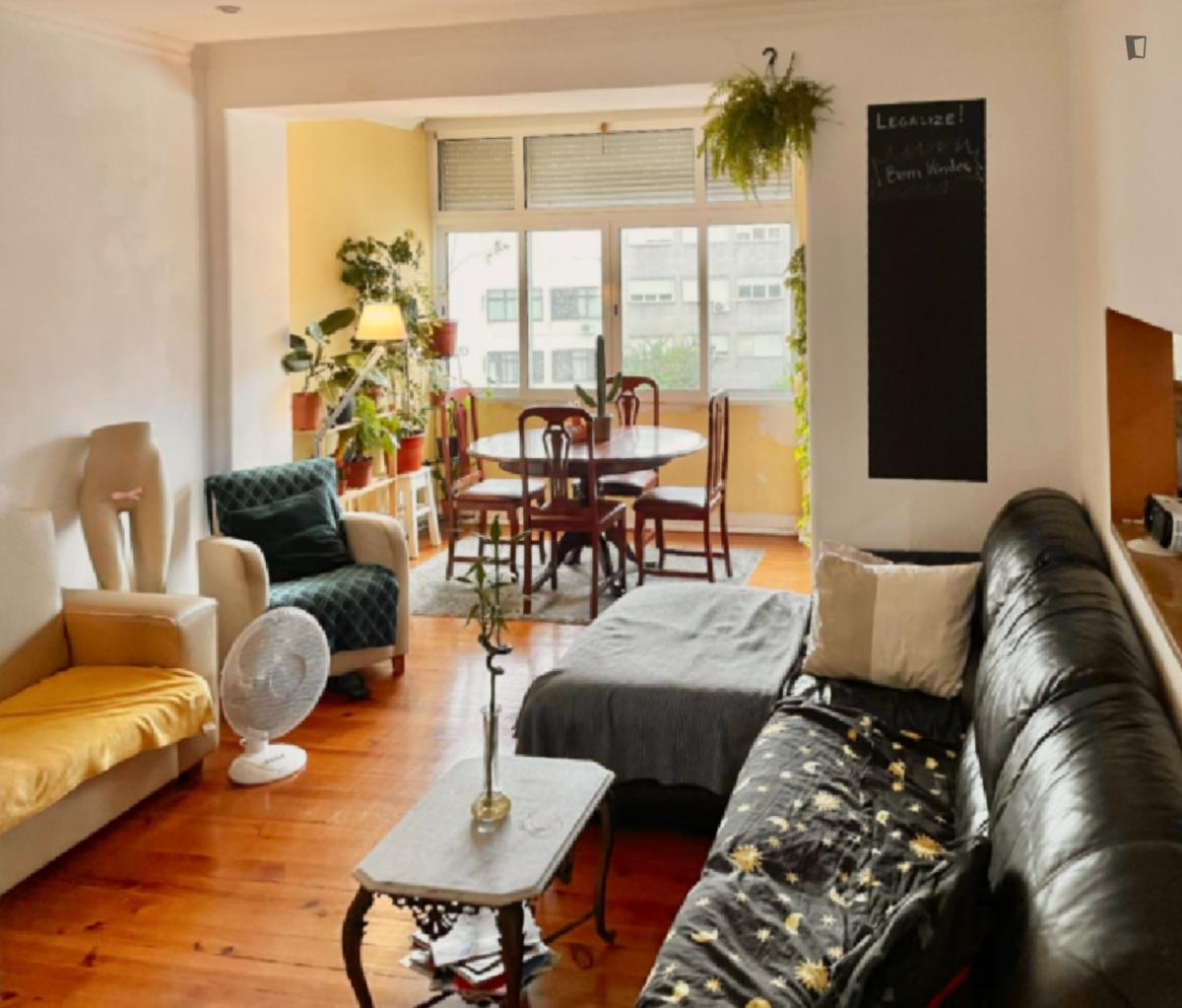 Exciting 3 Bedroom Apartment Close To Intendente Metro - 9