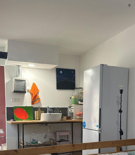 Alluring Studio close to NOVA School of Science and Technology - Gallery - 5