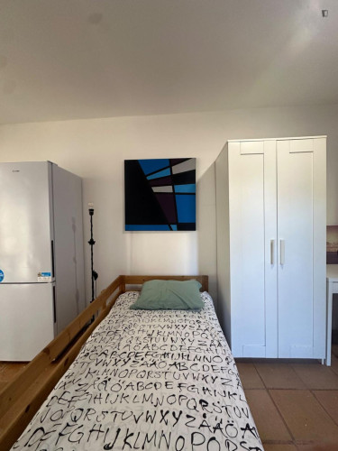 Alluring Studio close to NOVA School of Science and Technology - Gallery - 2
