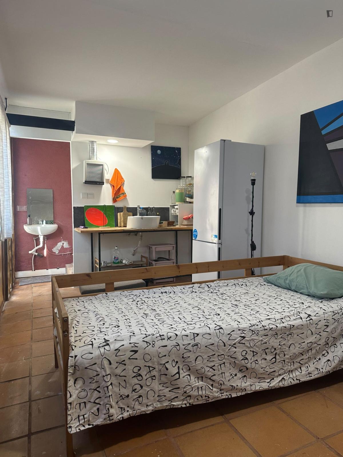 Alluring Studio Close To NOVA School Of Science And Technology - 9