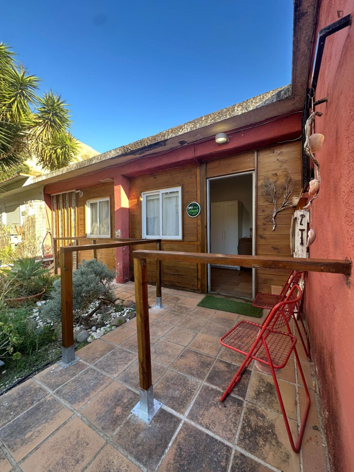 Alluring Studio Close To NOVA School Of Science And Technology - 1