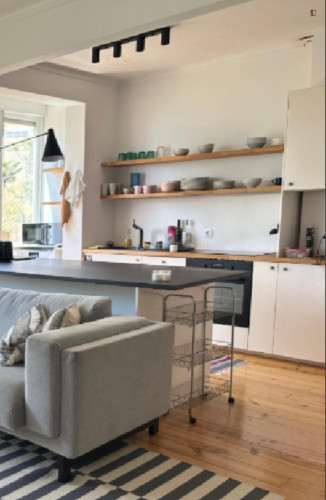Brilliant Double Bedroom with a balcony and a private bathroom close to Algés Train Station - Gallery - 11