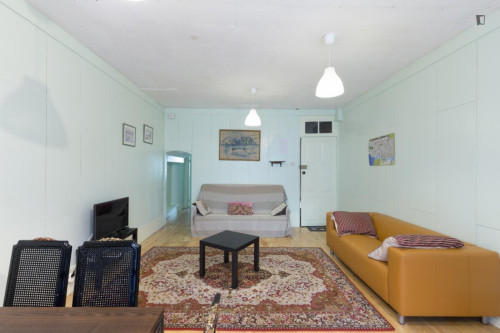 Appealing 1-bedroom apartment close to Trindade metro station - Gallery - 11