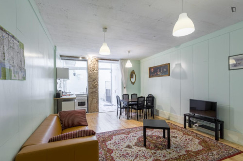 Appealing 1-bedroom apartment close to Trindade metro station - Gallery - 9