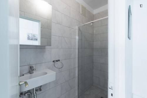 Appealing 1-bedroom apartment close to Trindade metro station - Gallery - 7