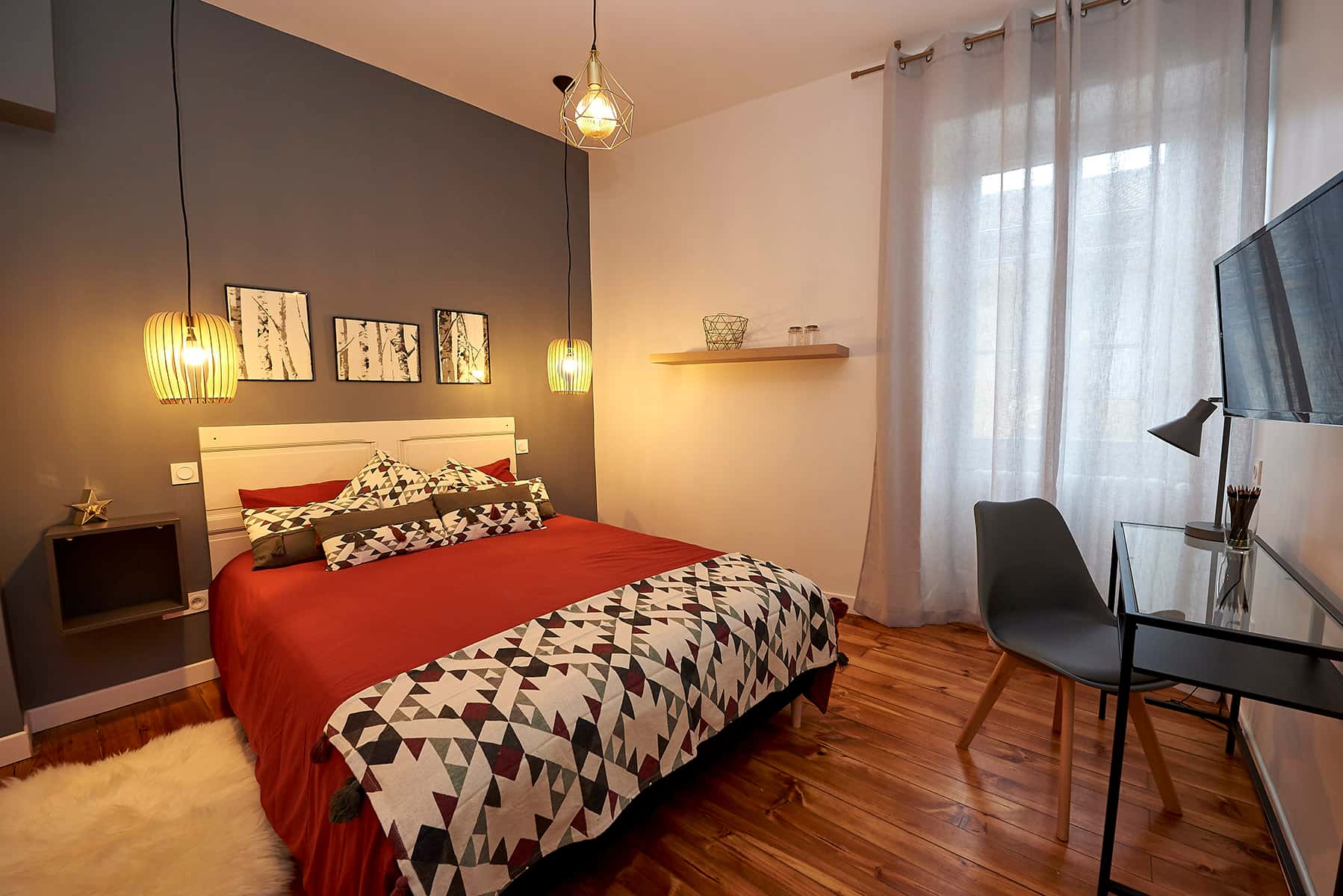 Room In Rue Du Château, Moirans For 168 M² With 6 Bedrooms - 1