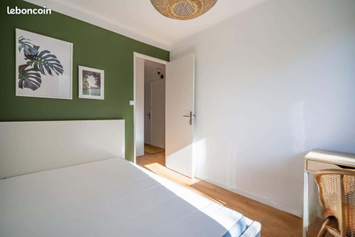 Room in Boulevard Romain Rolland, Marseille for 63 m² with 3 bedrooms - Gallery - 2