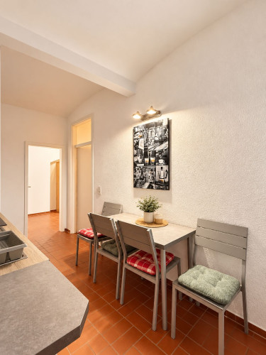 Three separate bedrooms in a traditional courtyard property – ideal for colleagues or students - Gallery - 3