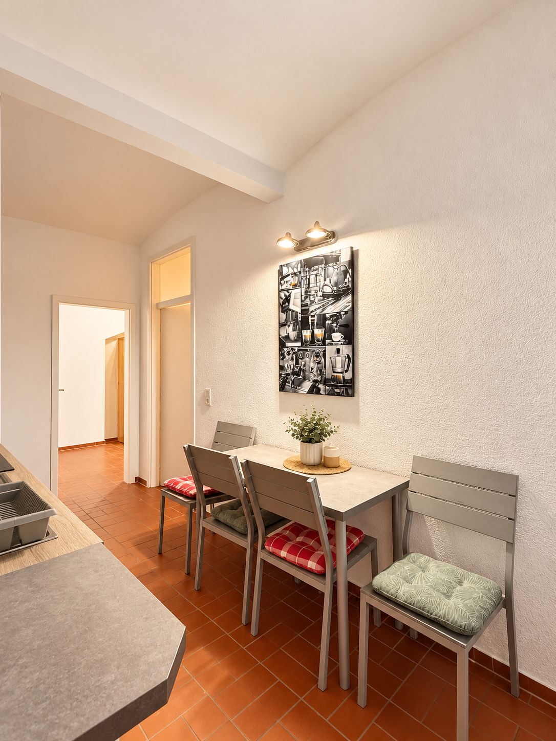 Three Separate Bedrooms In A Traditional Courtyard Property – Ideal For Colleagues Or Students - 7