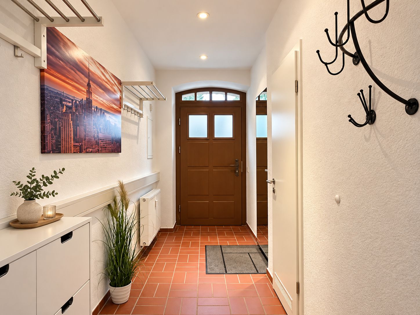 Three Separate Bedrooms In A Traditional Courtyard Property – Ideal For Colleagues Or Students - 3