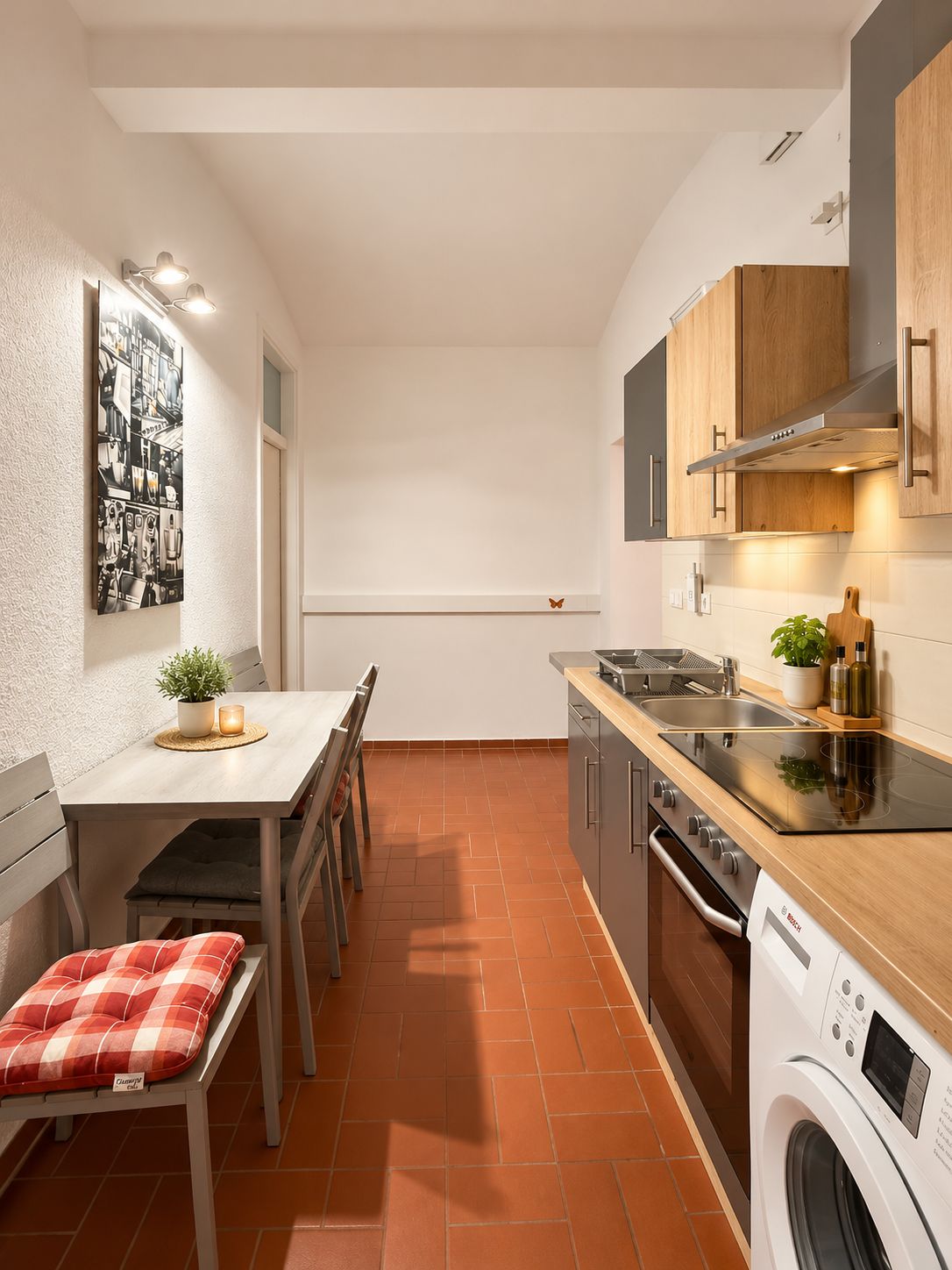 Three Separate Bedrooms In A Traditional Courtyard Property – Ideal For Colleagues Or Students - 9