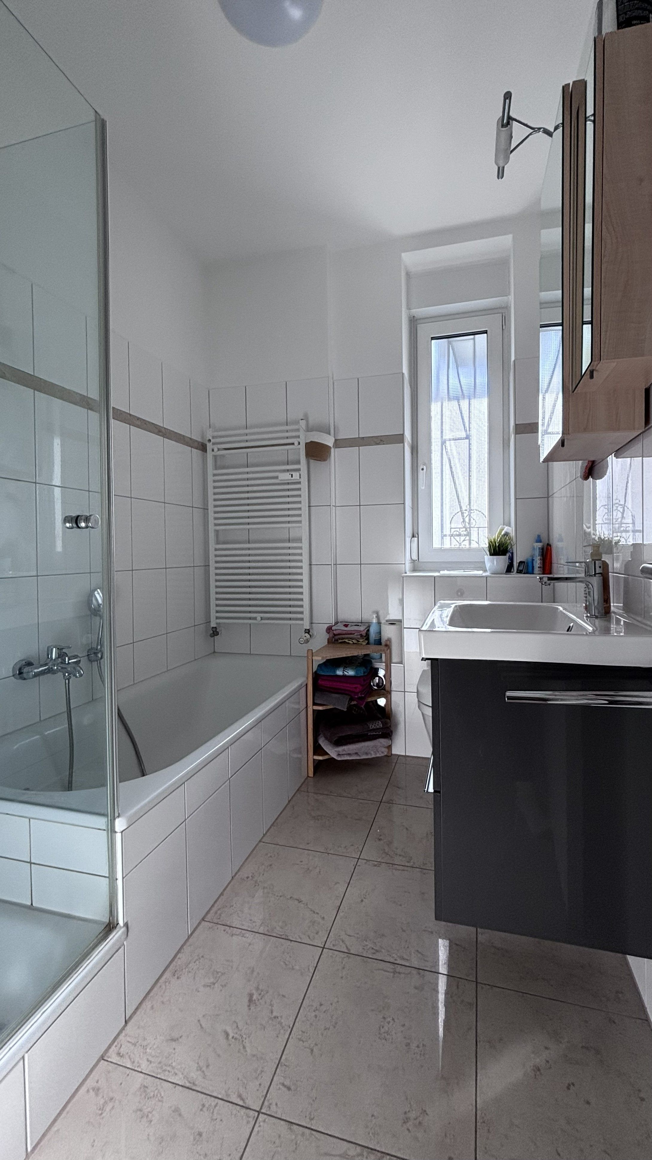 Well-Kept 2-Room Apartment In Frankfurt-Bockenheim - 1