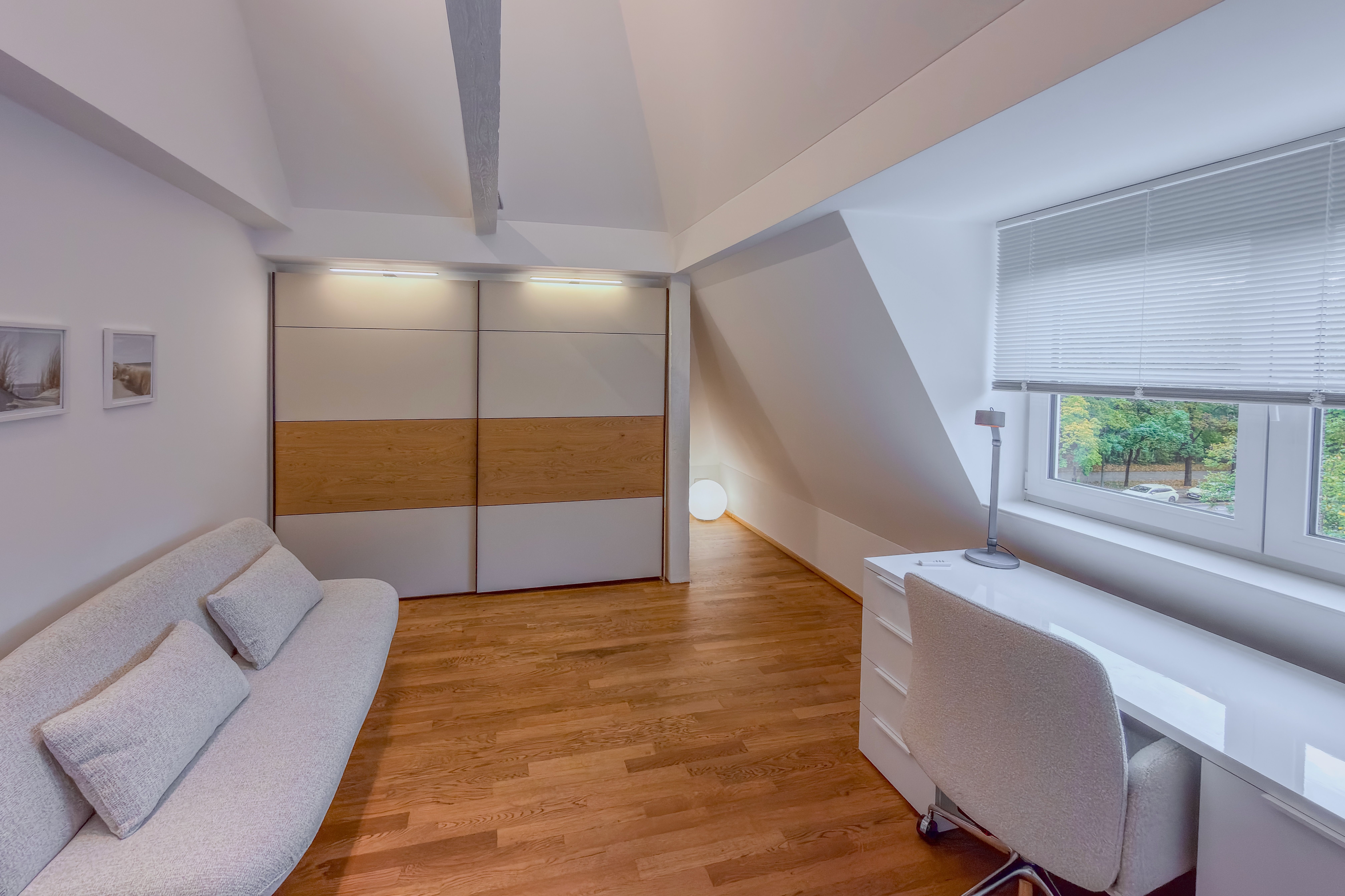 Charming, Light-Filled Gallery Apartment In Munich - 6