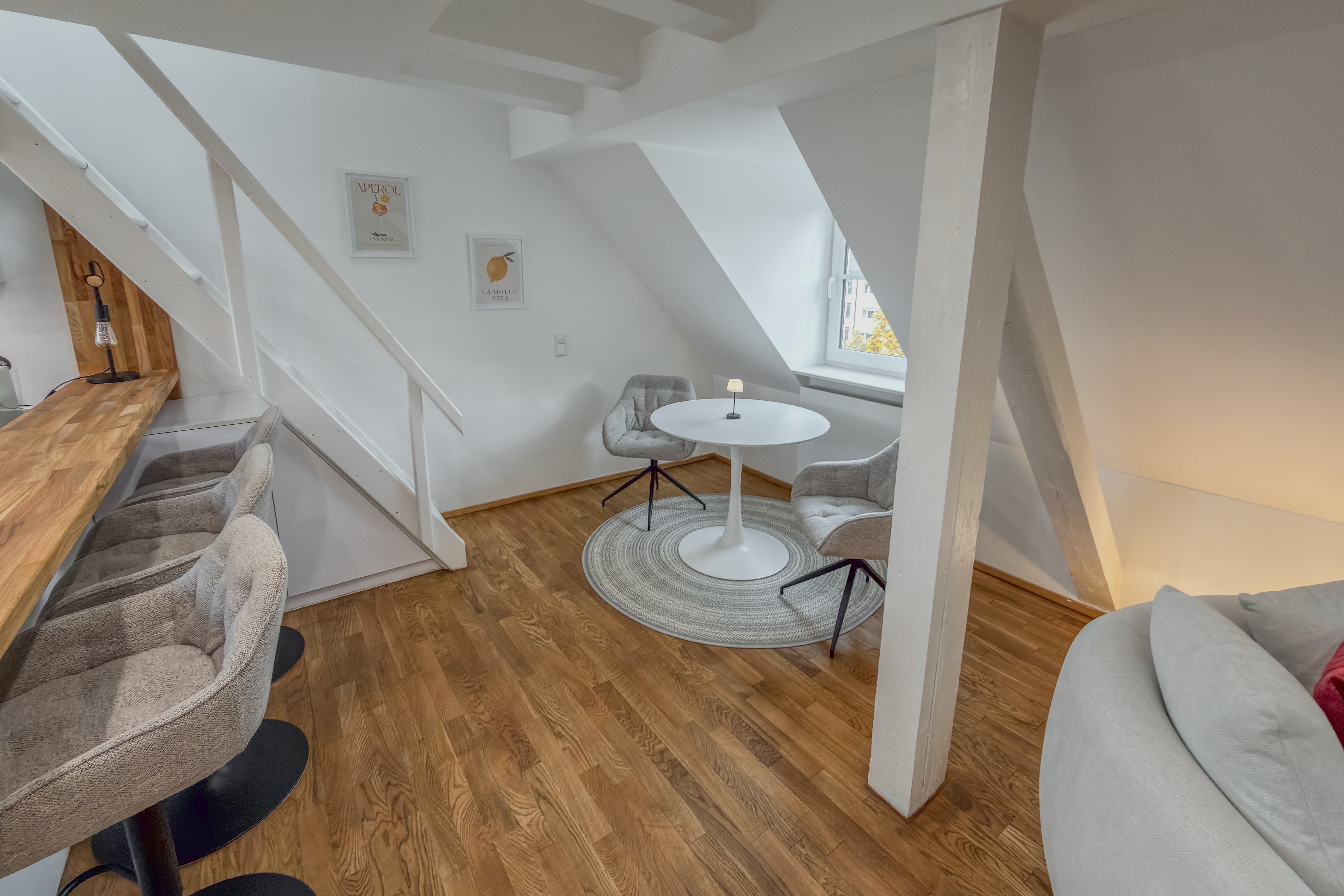 Charming, Light-Filled Gallery Apartment In Munich - 1
