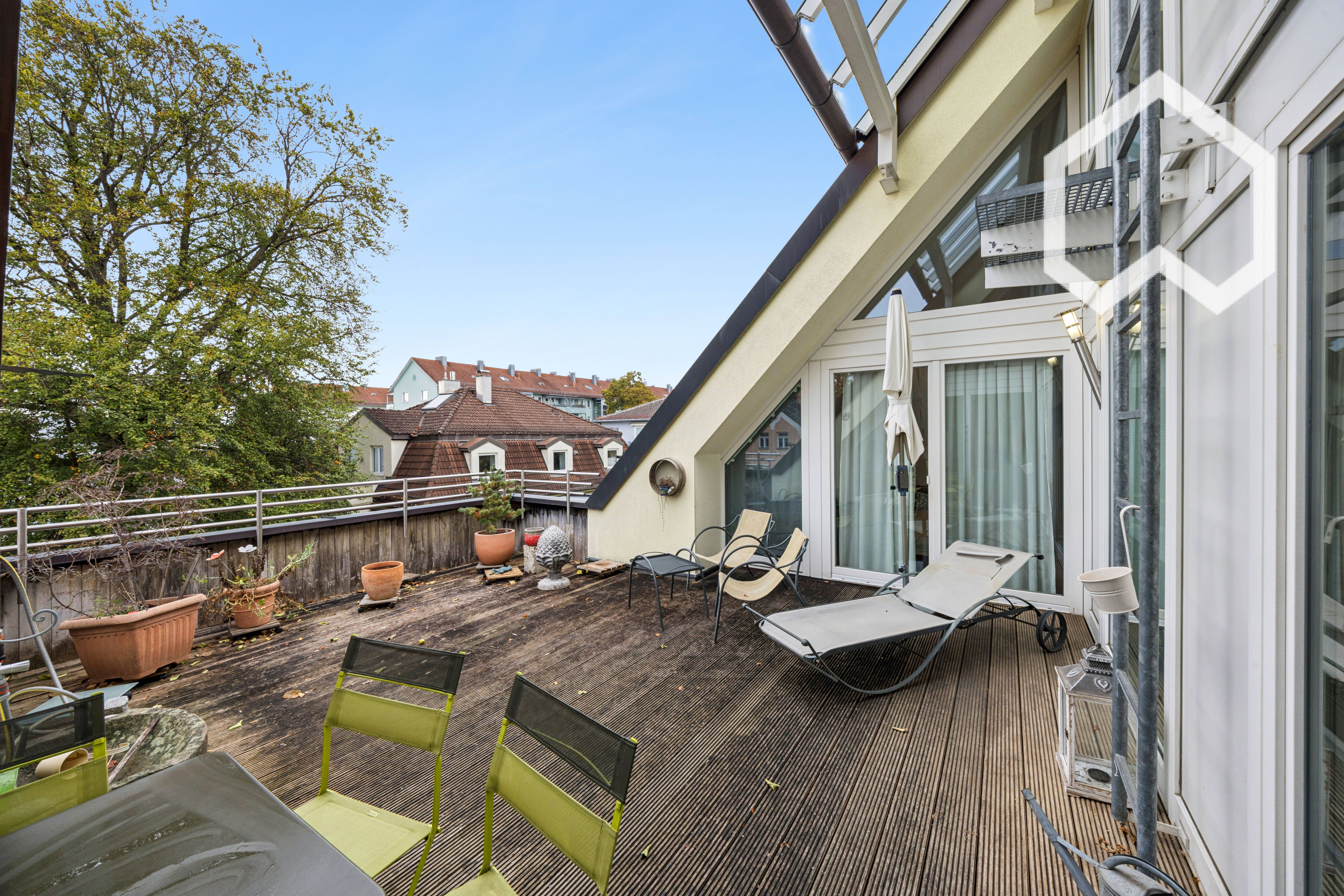 Quiet Penthouse Apartment With Large Roof Terrace - 14