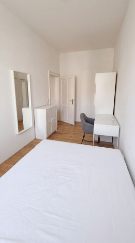 First occupancy after core renovation: furnished 5-room apartment with large balcony - Gallery - 4
