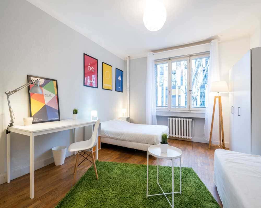 Chambre Dans Le Cours Suchet - 1