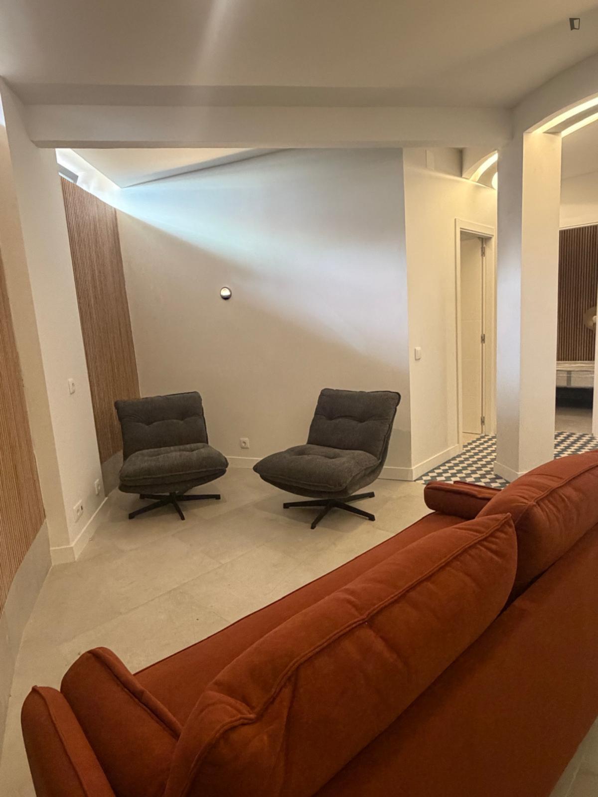 Charming 3-Bedroom Flat - 6