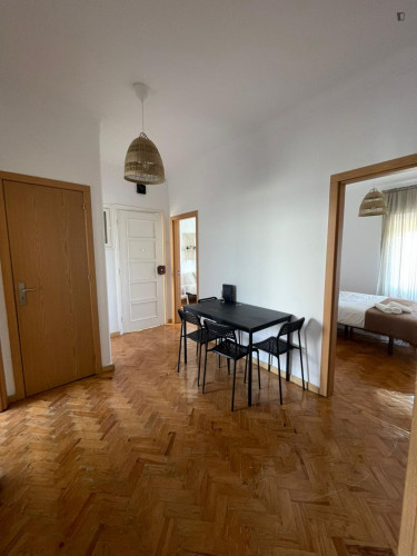 Double bedroom, with balcony, in a 4-bedroom apartment - Gallery - 8