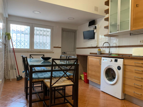 Snug twin Room with En-suite Bathroom in Benfica - Gallery - 6