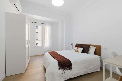 Luminosa habitación doble en el centro - Gallery - 3