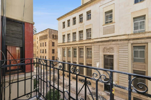 Amplia habitación doble con balcón en el centro - Gallery - 4