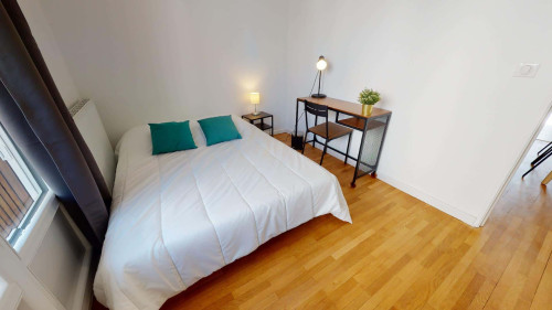 Room in Rue Delandine, Lyon for 98 m² with 6 bedrooms - Gallery - 15