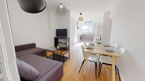 Room in Rue Delandine, Lyon for 98 m² with 6 bedrooms - Gallery - 5