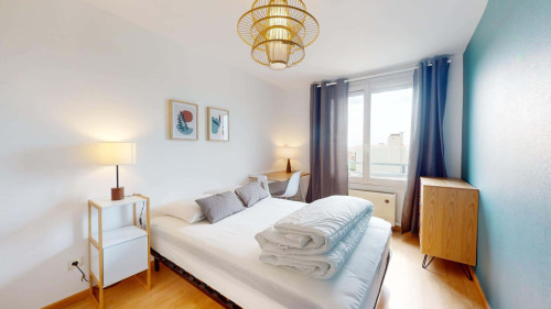Room in Avenue Viviani, Lyon for 77 m² with 4 bedrooms - Gallery - 2