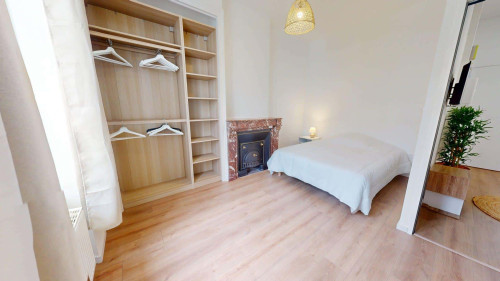 Room in Rue Croix-Barret, Lyon for 55 m² with 3 bedrooms