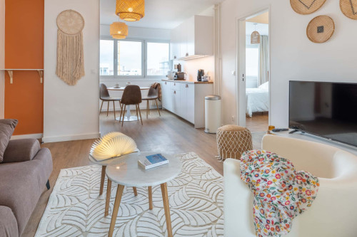 Room in Rue de Montagny, Lyon for 69 m² with 3 bedrooms - Gallery - 10