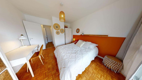 Room in Rue de Montagny, Lyon for 69 m² with 3 bedrooms - Gallery - 3