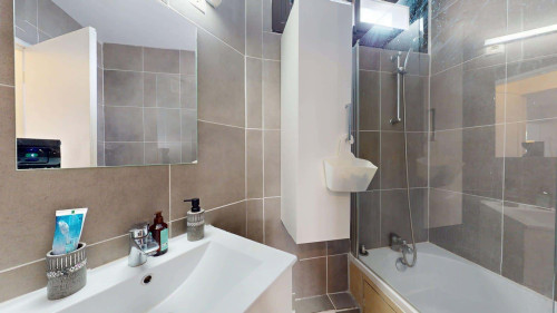 Room in Rue Vincent Van Gogh, Toulouse for 82 m² with 4 bedrooms - Gallery - 6