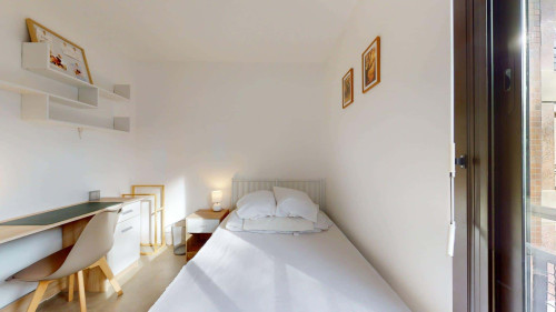 Room in Rue Vincent Van Gogh, Toulouse for 82 m² with 4 bedrooms - Gallery - 20
