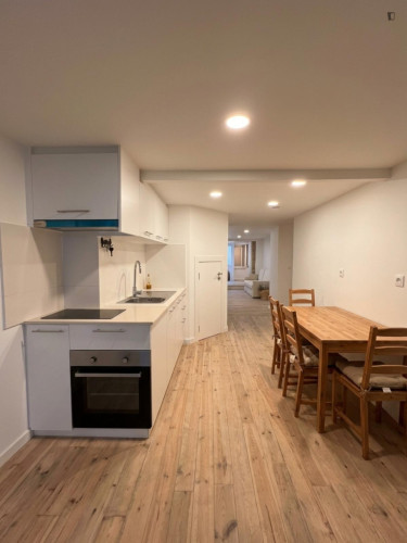 Stylish two-bedroom flat with a balcony in Rato - Gallery - 4