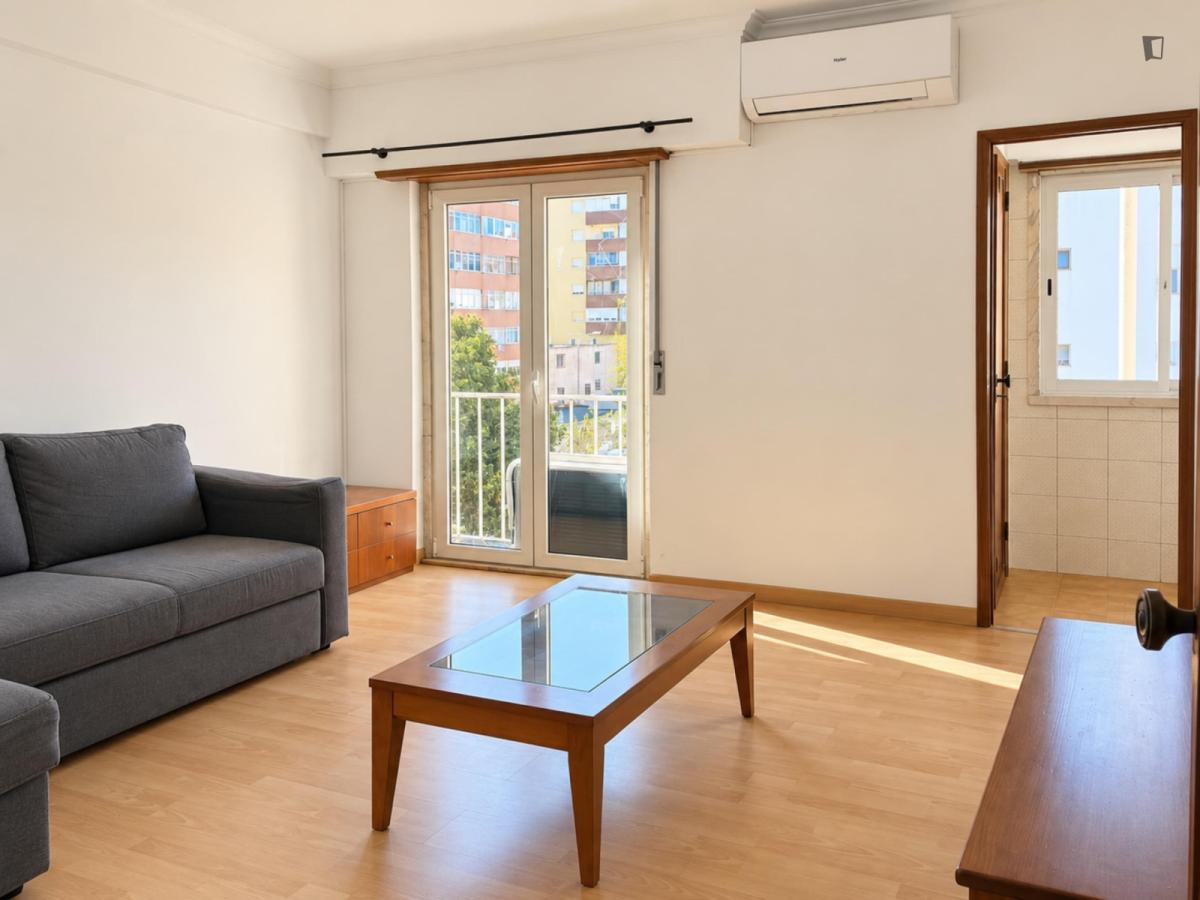 Luminous 2 Bedroom Apartment With A Balcony Close To Atlantic - University Higher Institution - 9