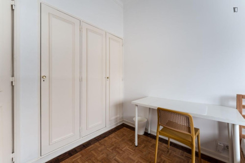 Prime Double Bedroom close to University of Lisbon