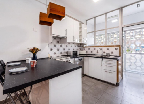 Prime Double Bedroom close to University of Lisbon - Gallery - 9