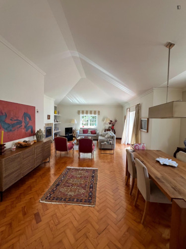 Lovely bedroom in comfy apartment in Estoril - Gallery - 16