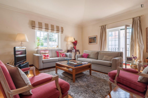 Lovely bedroom in comfy apartment in Estoril - Gallery - 17
